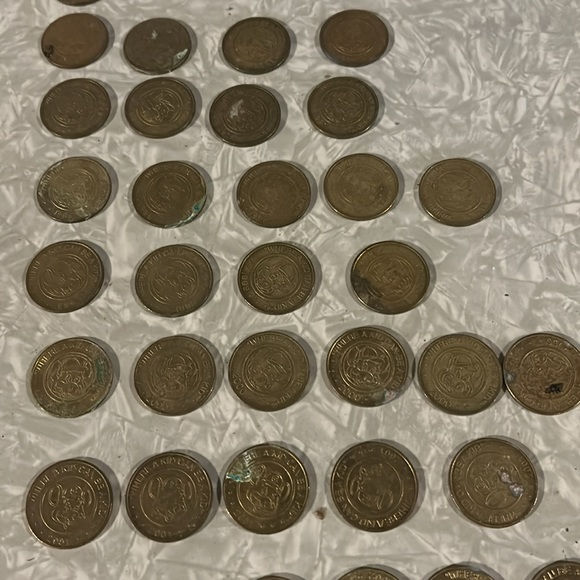 41 Chuck E. Cheese Tokens assorted years from 1992 through 2003 see list below - Picture 7 of 11